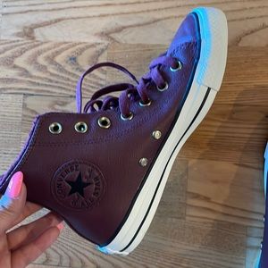High Top Leather Shearling like lined Converse